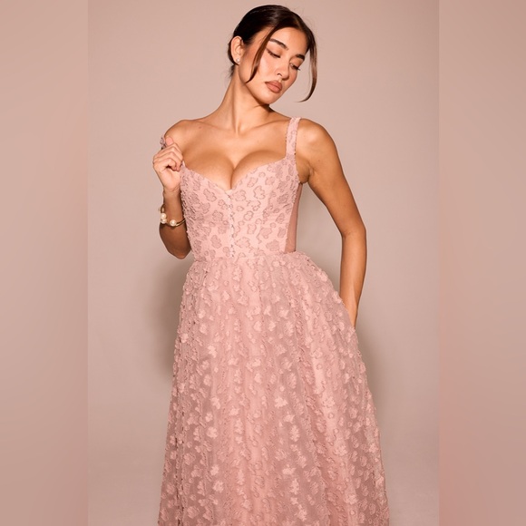 House of CB Lovely French Rose Jacquard Sweetheart Neckline Midi Dress - Picture 7 of 10